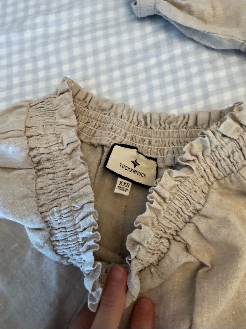 Tuckernuck Linen Two-Piece Set. Shorts and Top - Picture 2 of 4